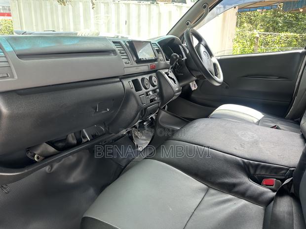 Toyota HiAce 2010 Grey - thumbnail 2