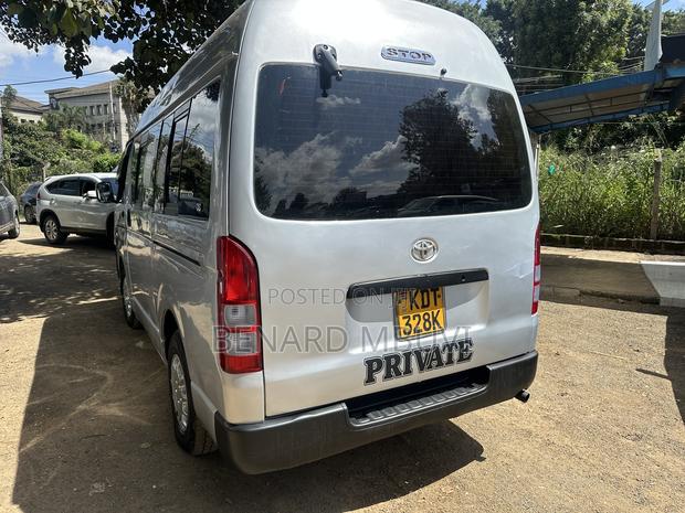 Toyota HiAce 2010 Grey - thumbnail 5