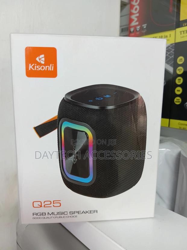 Kisonli Q25 RGB Music Speaker With a Black Mesh Exterior.