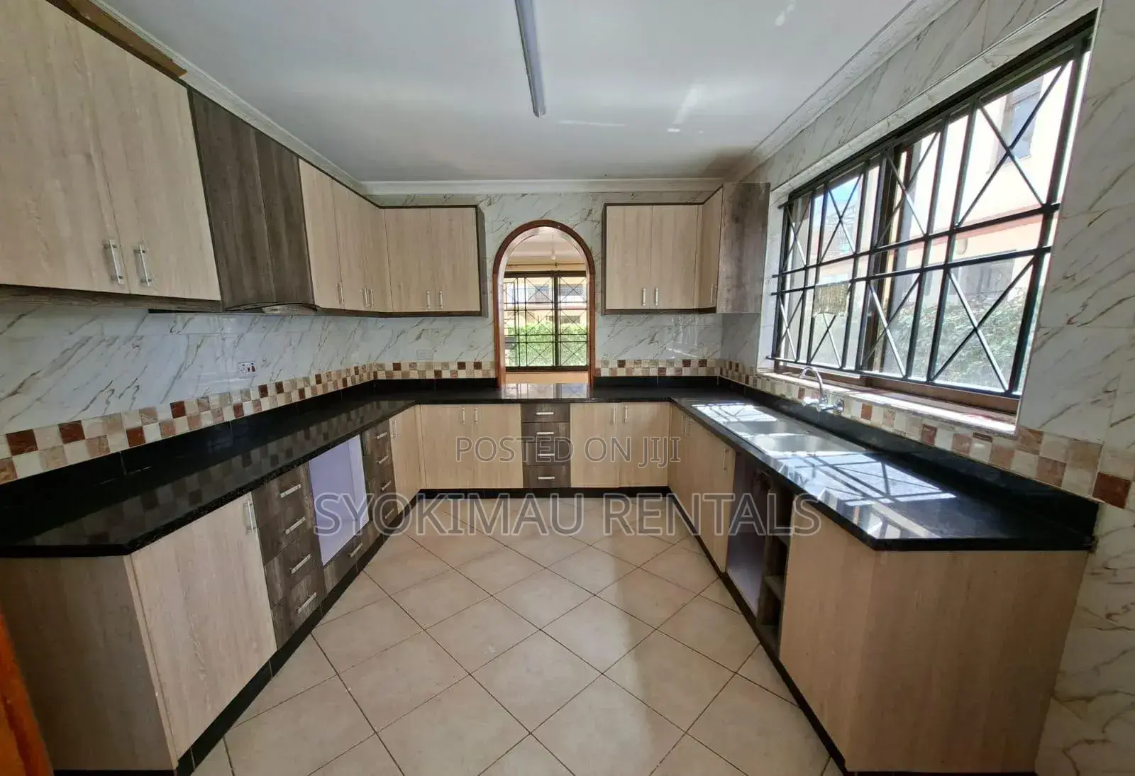 5bdrm House in Gateway Mall Area for rent