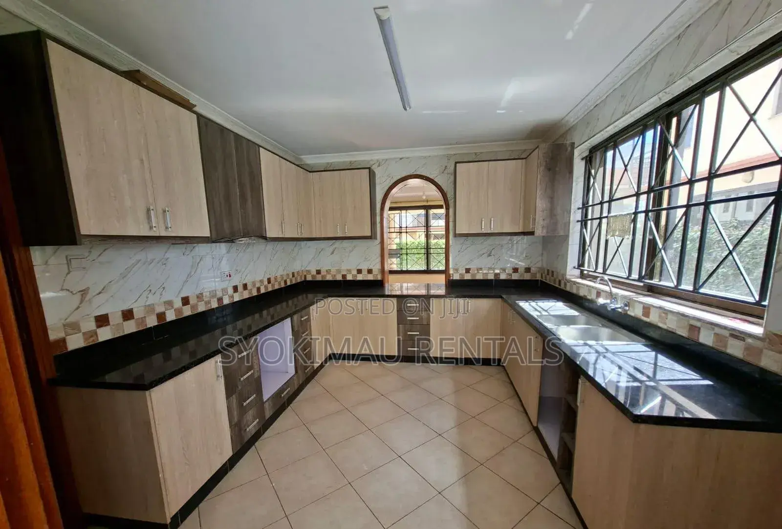 5bdrm House in Gateway Mall Area for rent