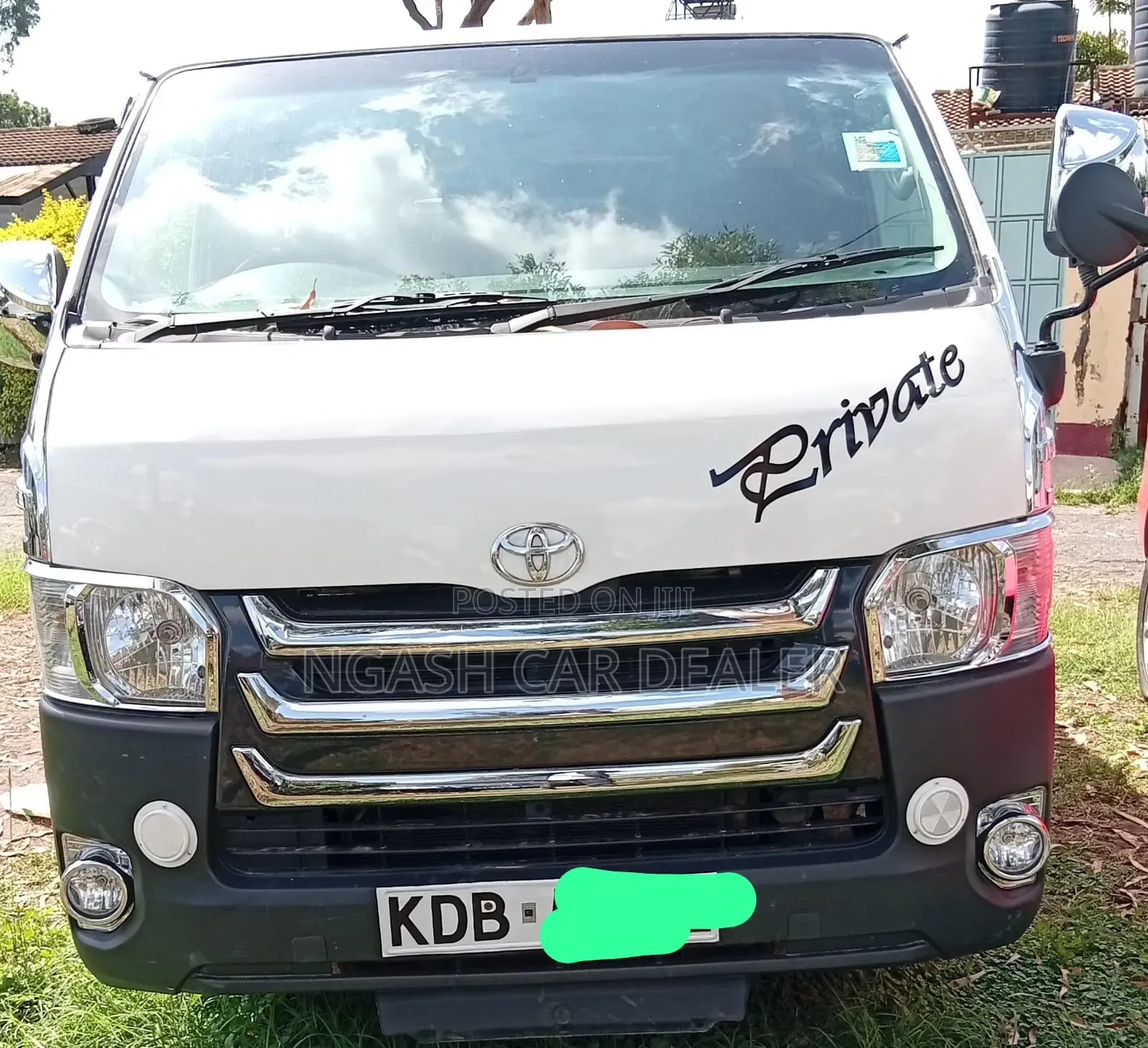 Toyota HiAce 2014 White