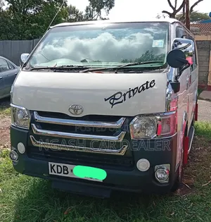 Toyota HiAce 2014 White