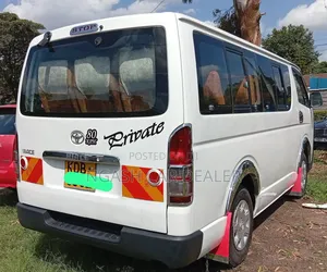 Toyota HiAce 2014 White