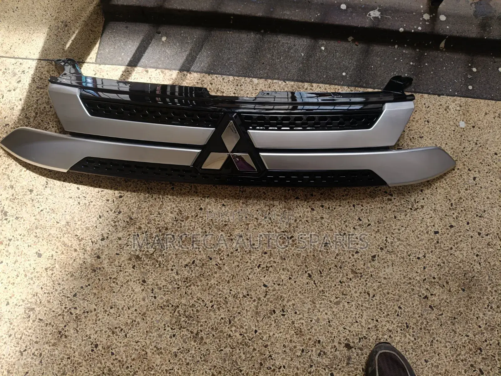 Grill Mistrubishi Outlander 2018-2020