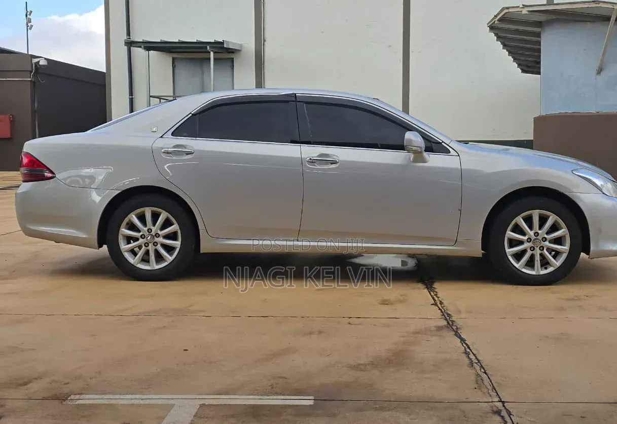 Toyota Crown 2008 Silver