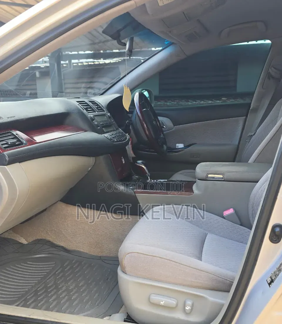 Toyota Crown 2008 Silver