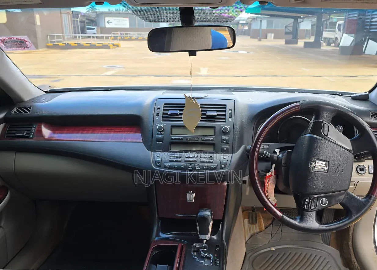 Toyota Crown 2008 Silver