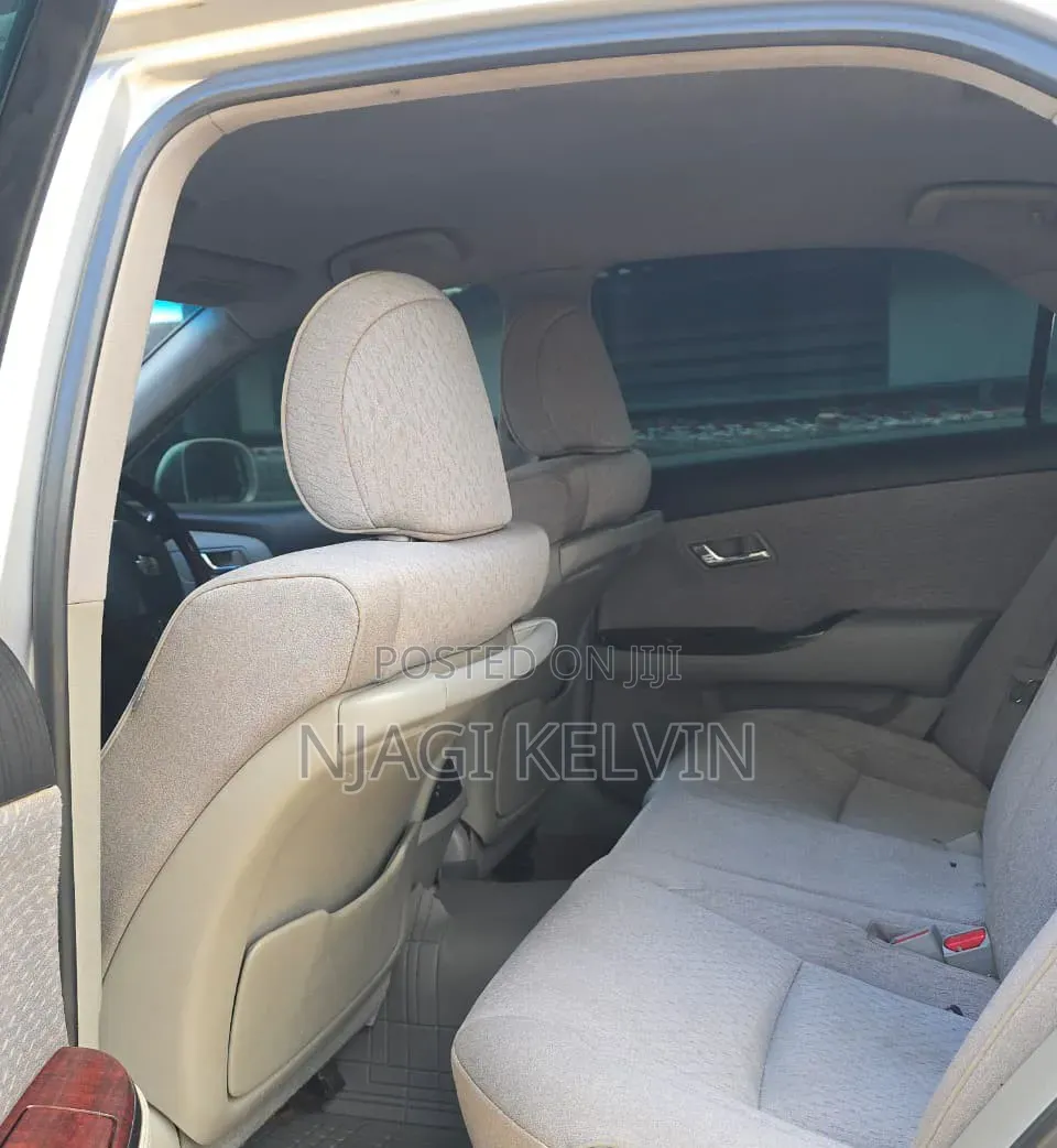 Toyota Crown 2008 Silver