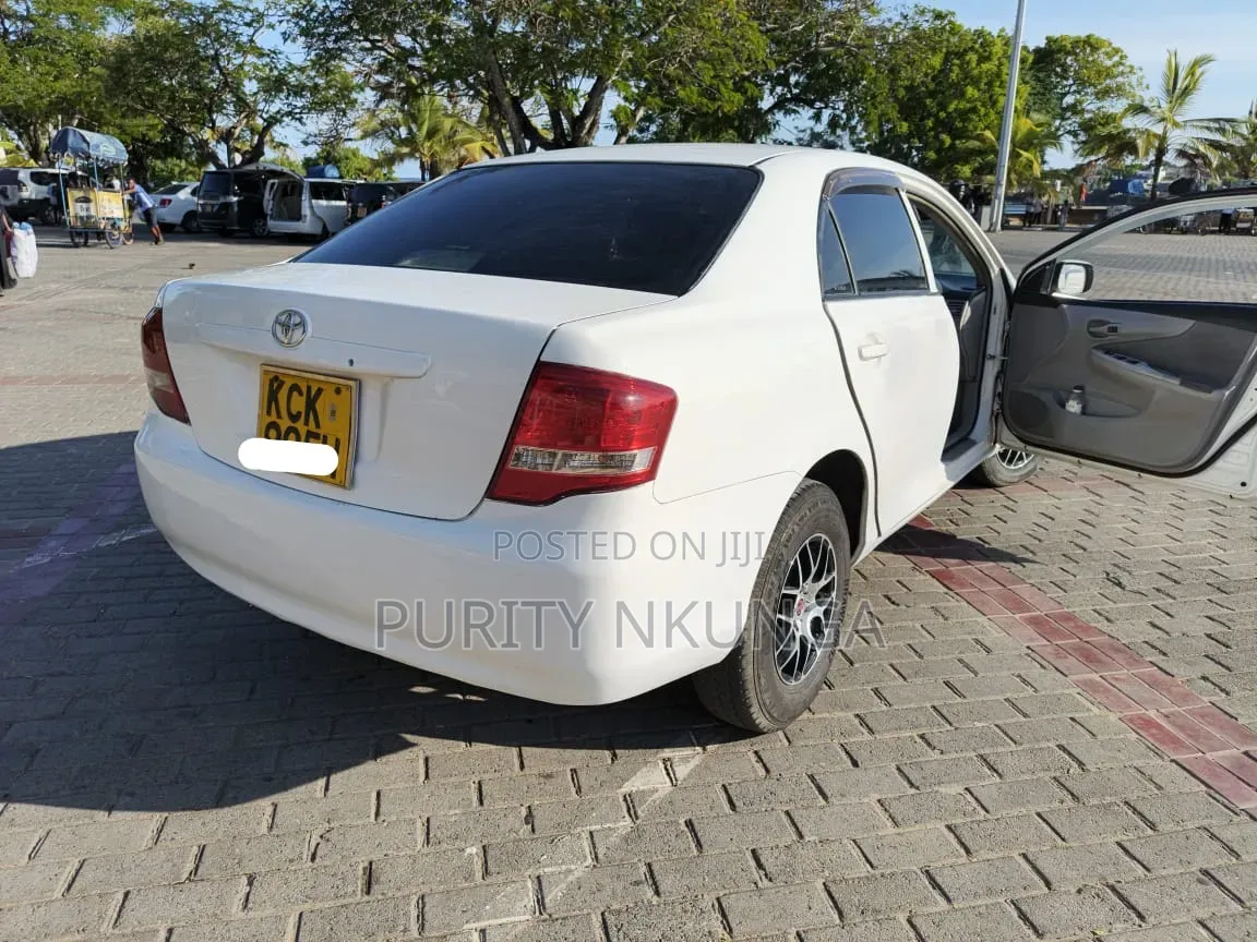 Toyota Axio 2009 White