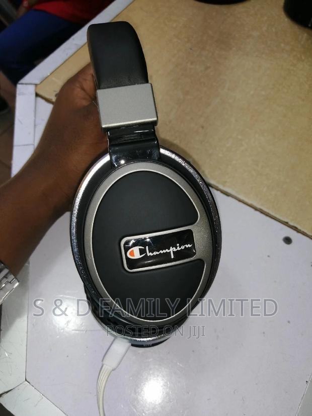 Champions Bluetooth Headphones - main view