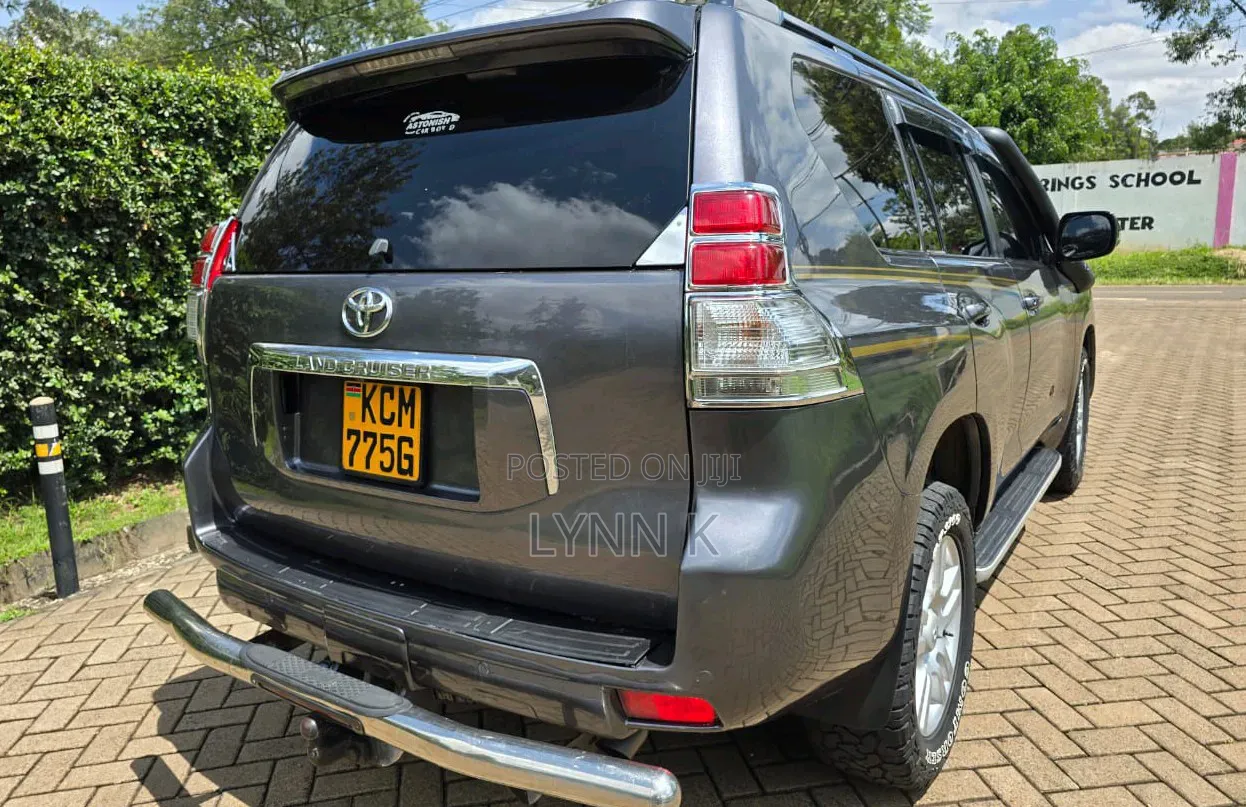 Toyota Land Cruiser Prado 2014 Gray