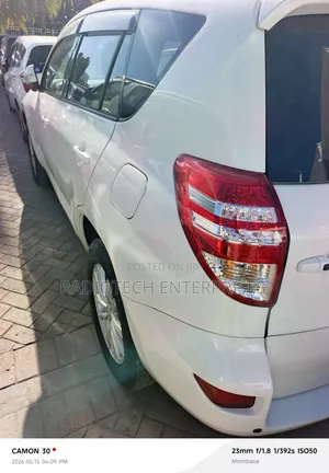 Toyota RAV4 LE AWD (2.5L 4cyl 6A) 2016 White