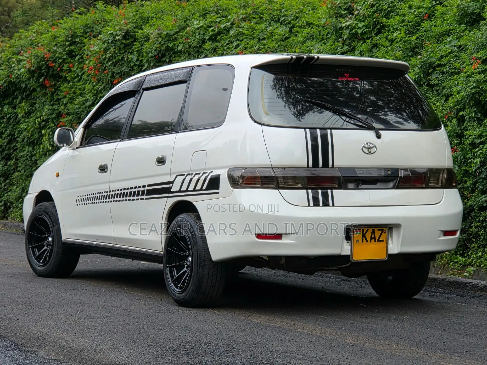 Toyota Gaia 2000 White