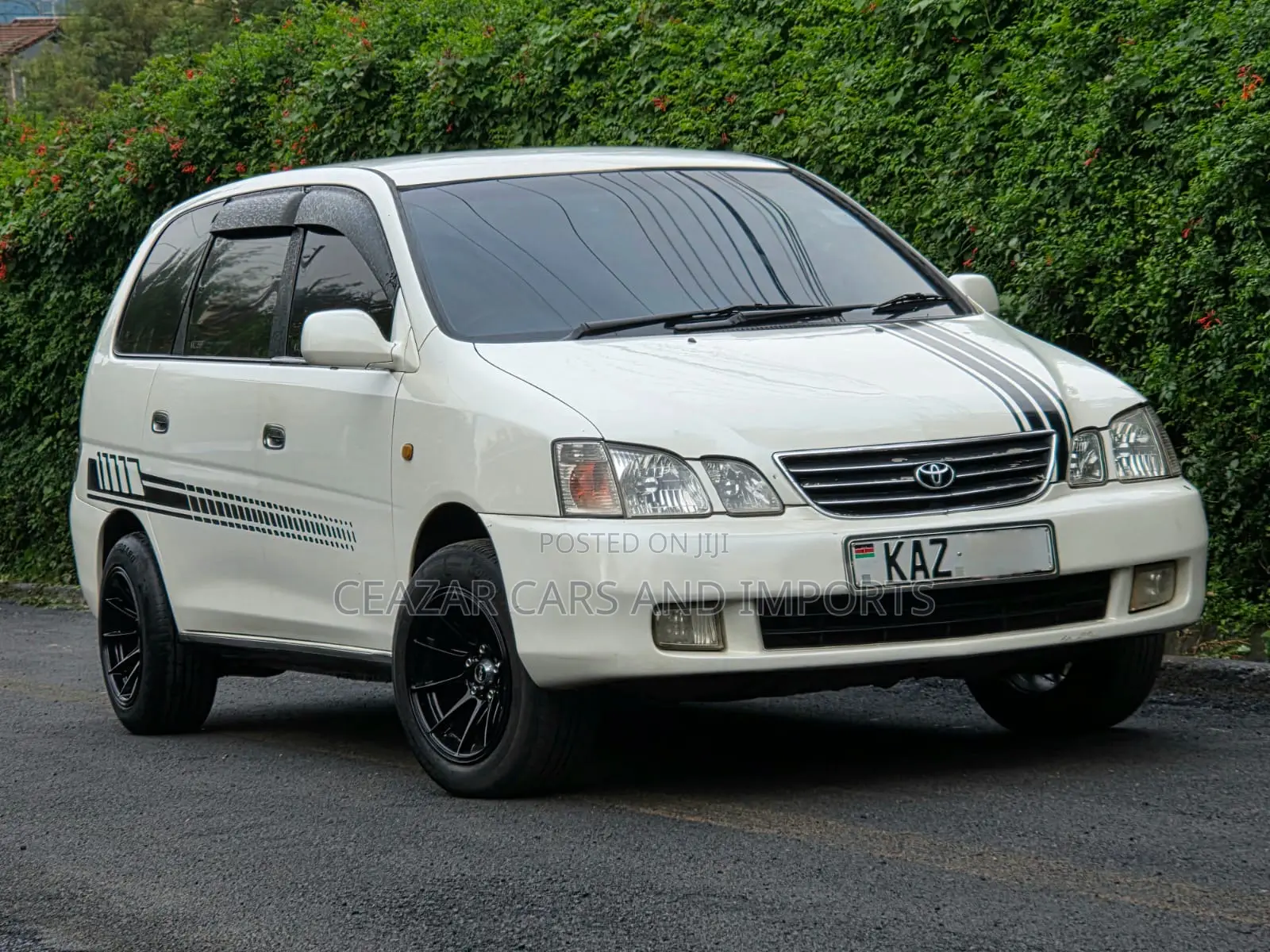 Toyota Gaia 2000 White