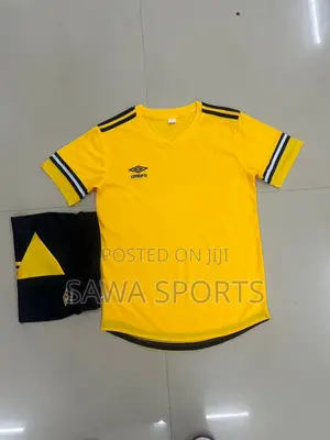 Umbro Football Jersey With Shorts Set–Training Teamwear Sports Uniform