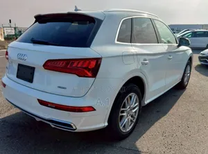 Audi Q5 2.0T Premium AWD quattro 2019 Pearl