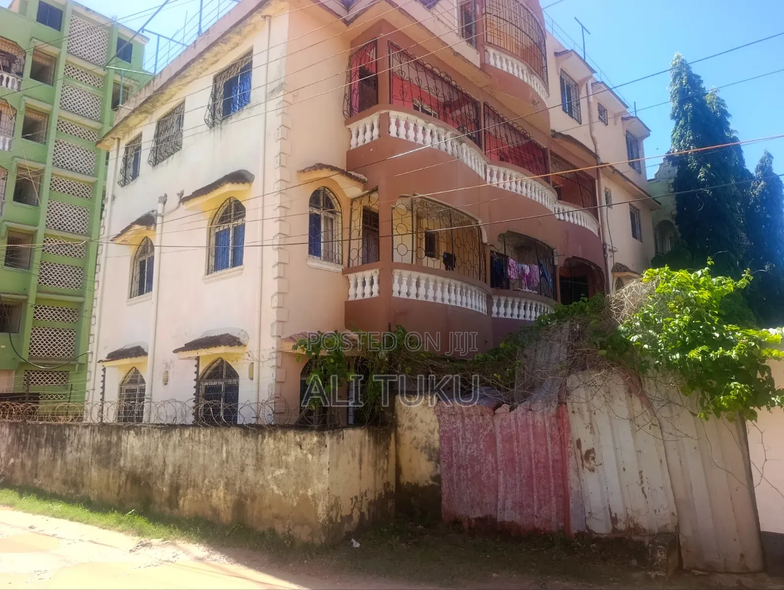 10bdrm House in Arawa, Mtambo for sale