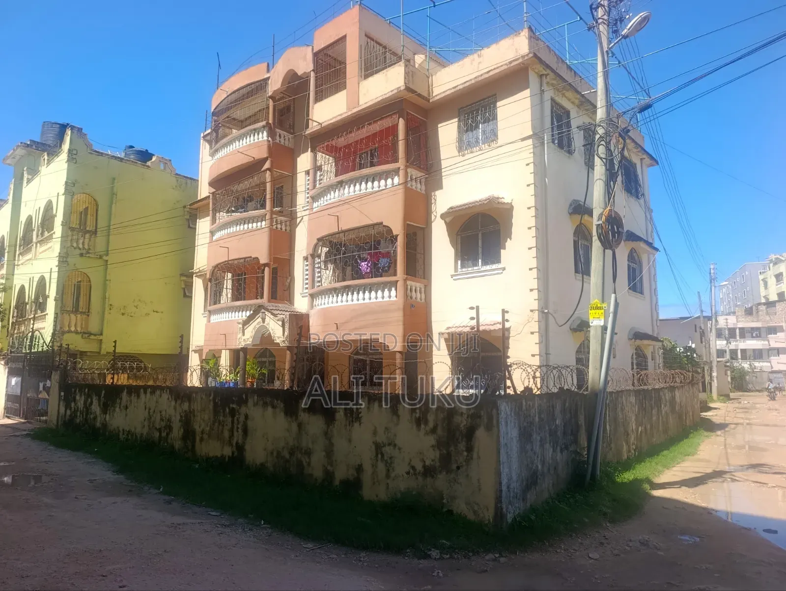 10bdrm House in Arawa, Mtambo for sale