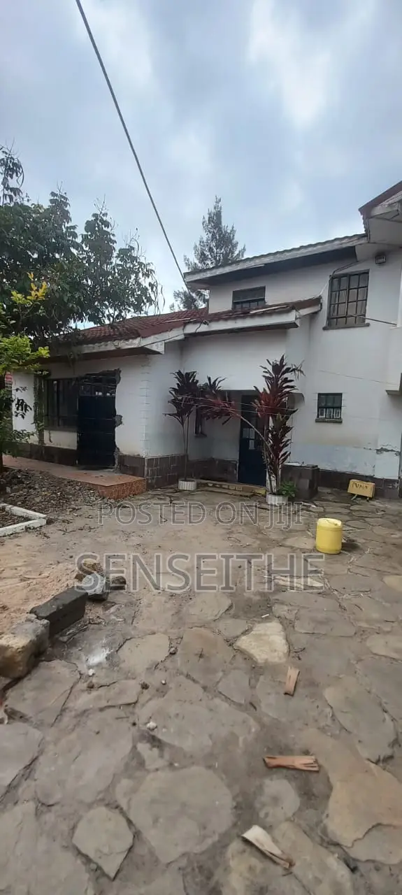 5bdrm Maisonette in Katani for sale