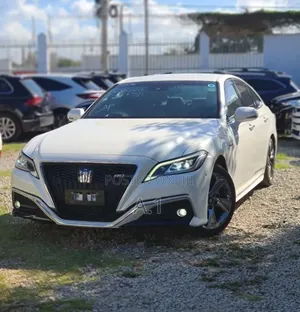 Toyota Crown 2019 Pearl