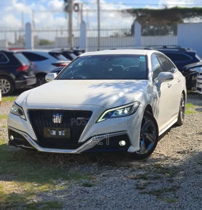 Toyota Crown 2019 Pearl