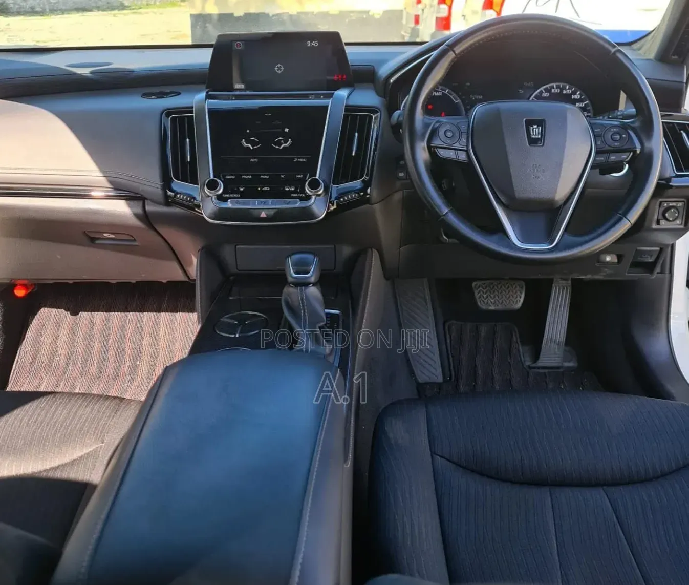 Toyota Crown 2019 Pearl