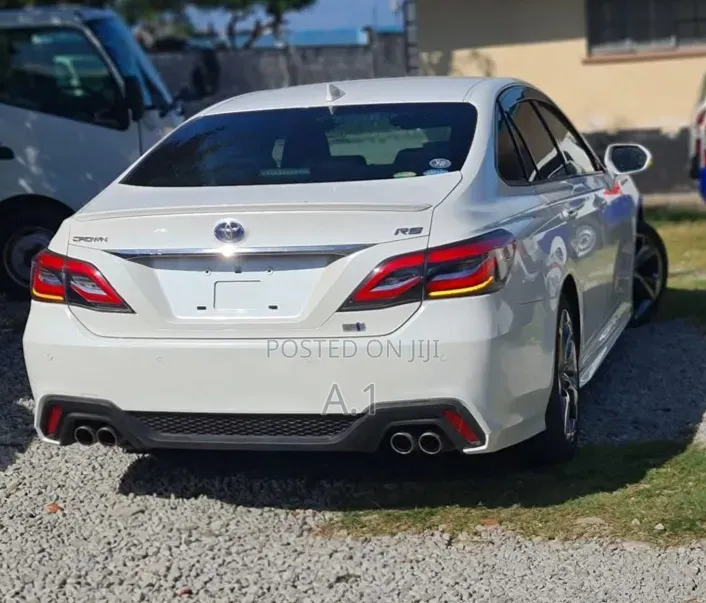 Toyota Crown 2019 Pearl