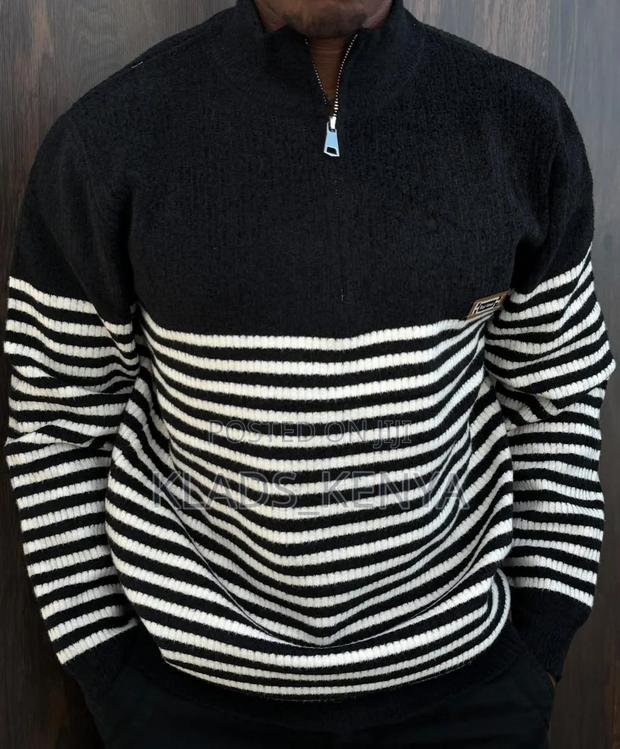 Heavy Sweaters - thumbnail 3