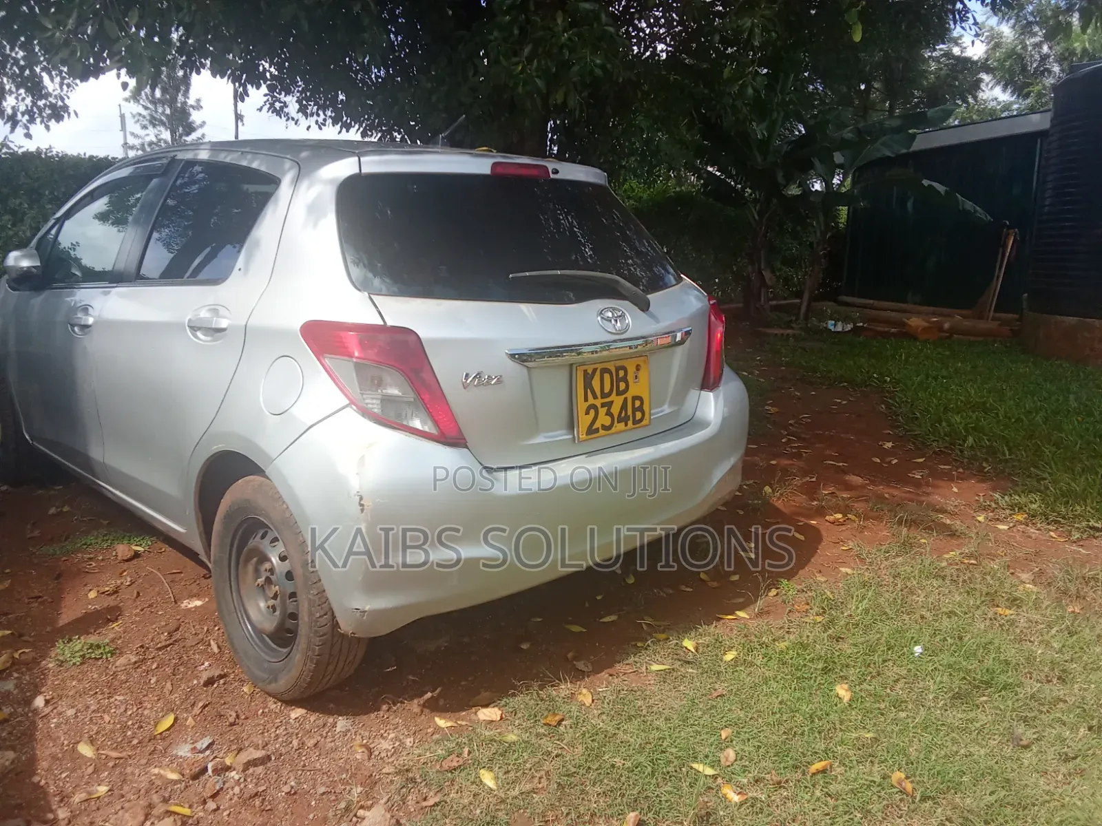 Toyota Vitz 2013 Silver