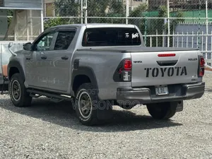 Toyota Hilux 2019 Gray