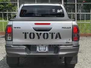 Toyota Hilux 2019 Gray