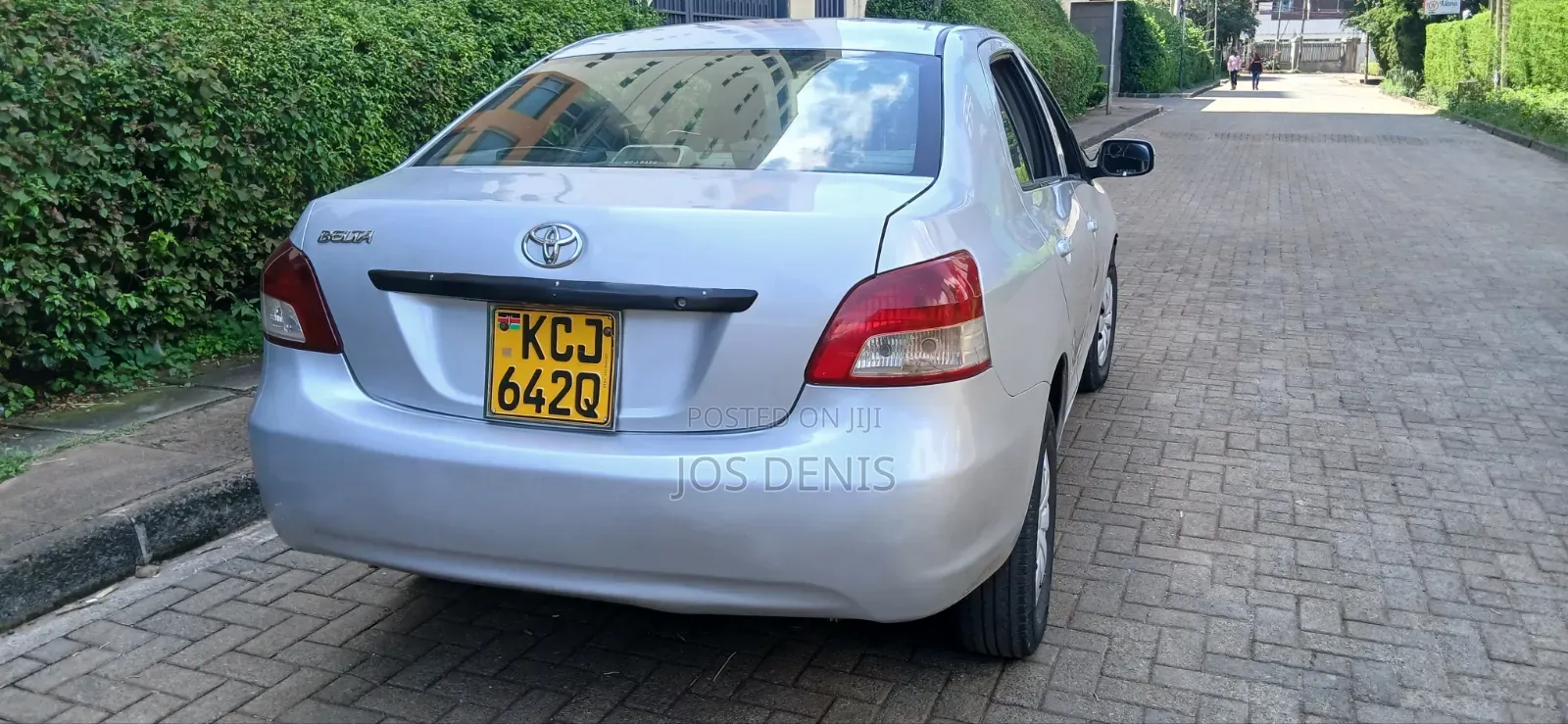 Toyota Belta 2011 Silver