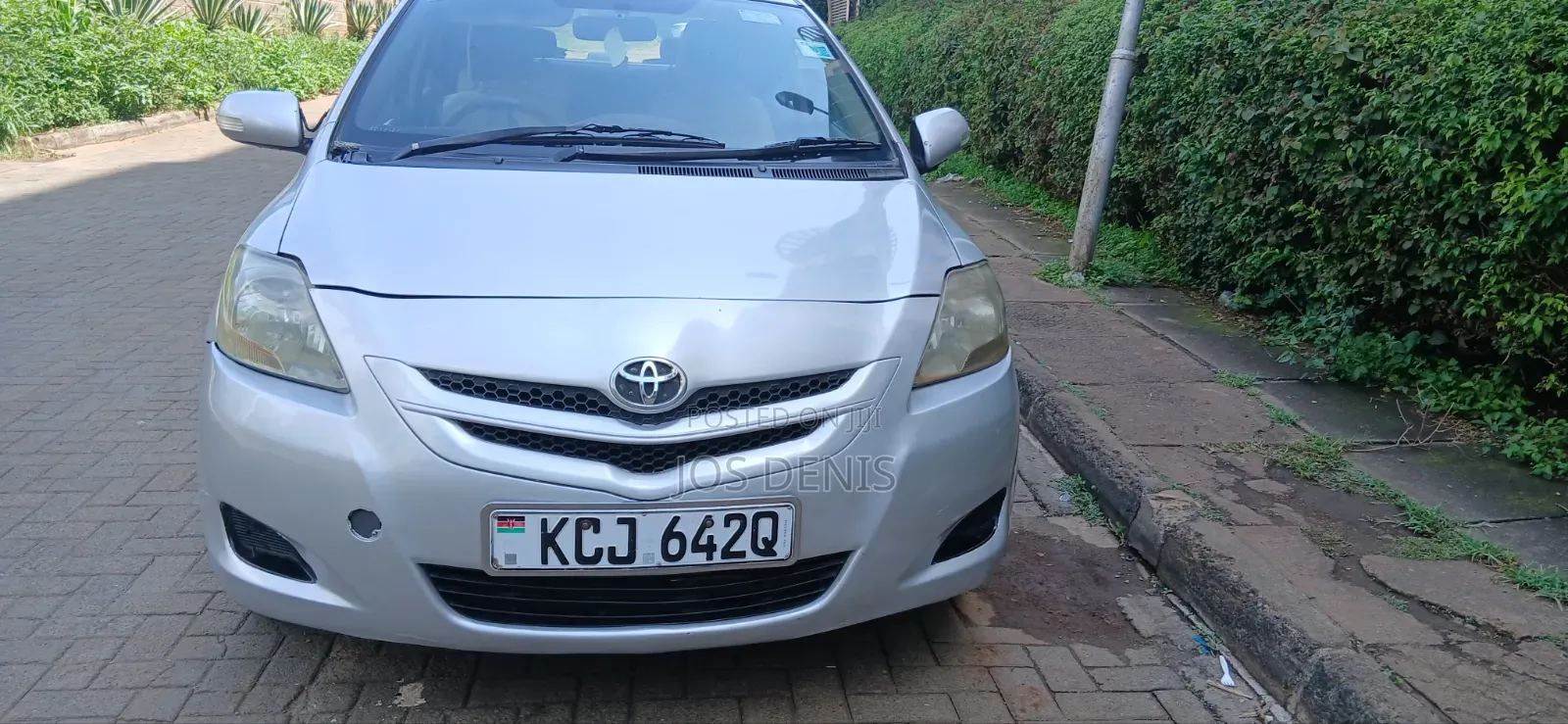 Toyota Belta 2011 Silver