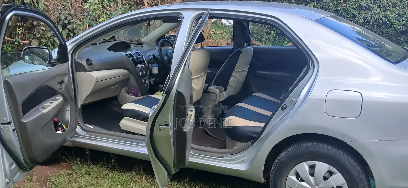 Toyota Belta 2011 Silver