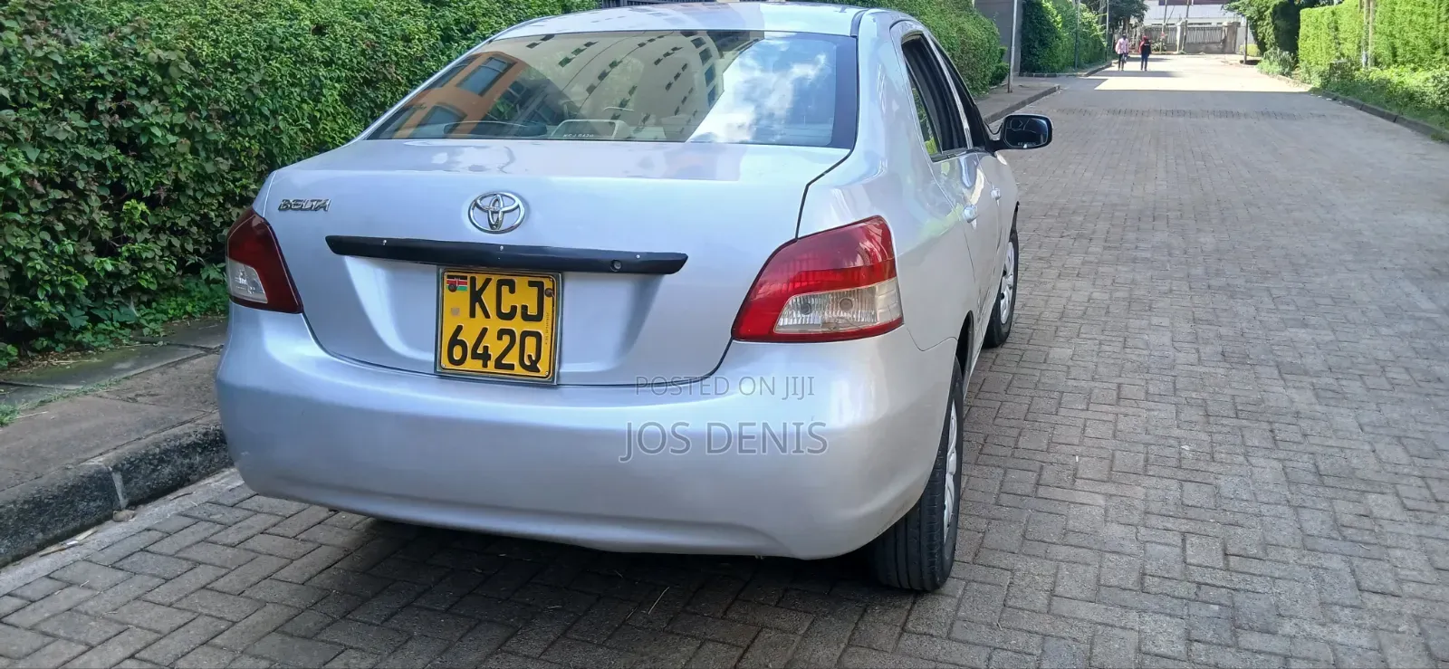 Toyota Belta 2011 Silver