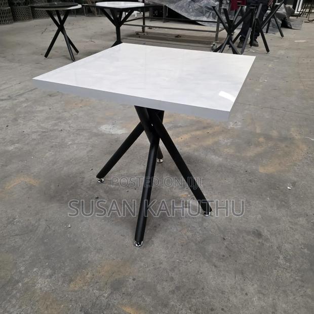 Robust and Exeptional Restaurant Tables