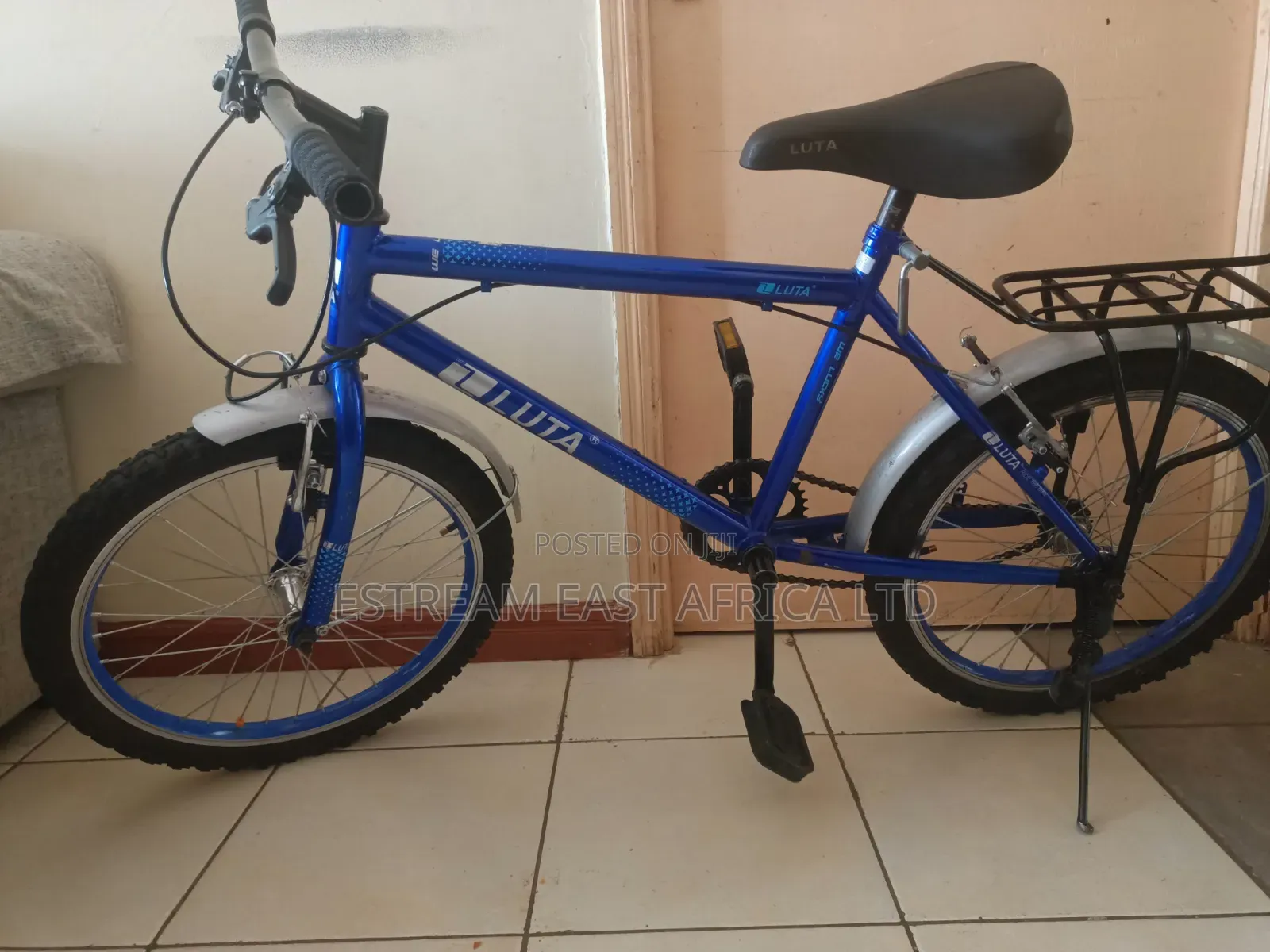 Luta Bicycle, Size 20 Kids Bike. Ideal for Ages 5 to 9 Years.