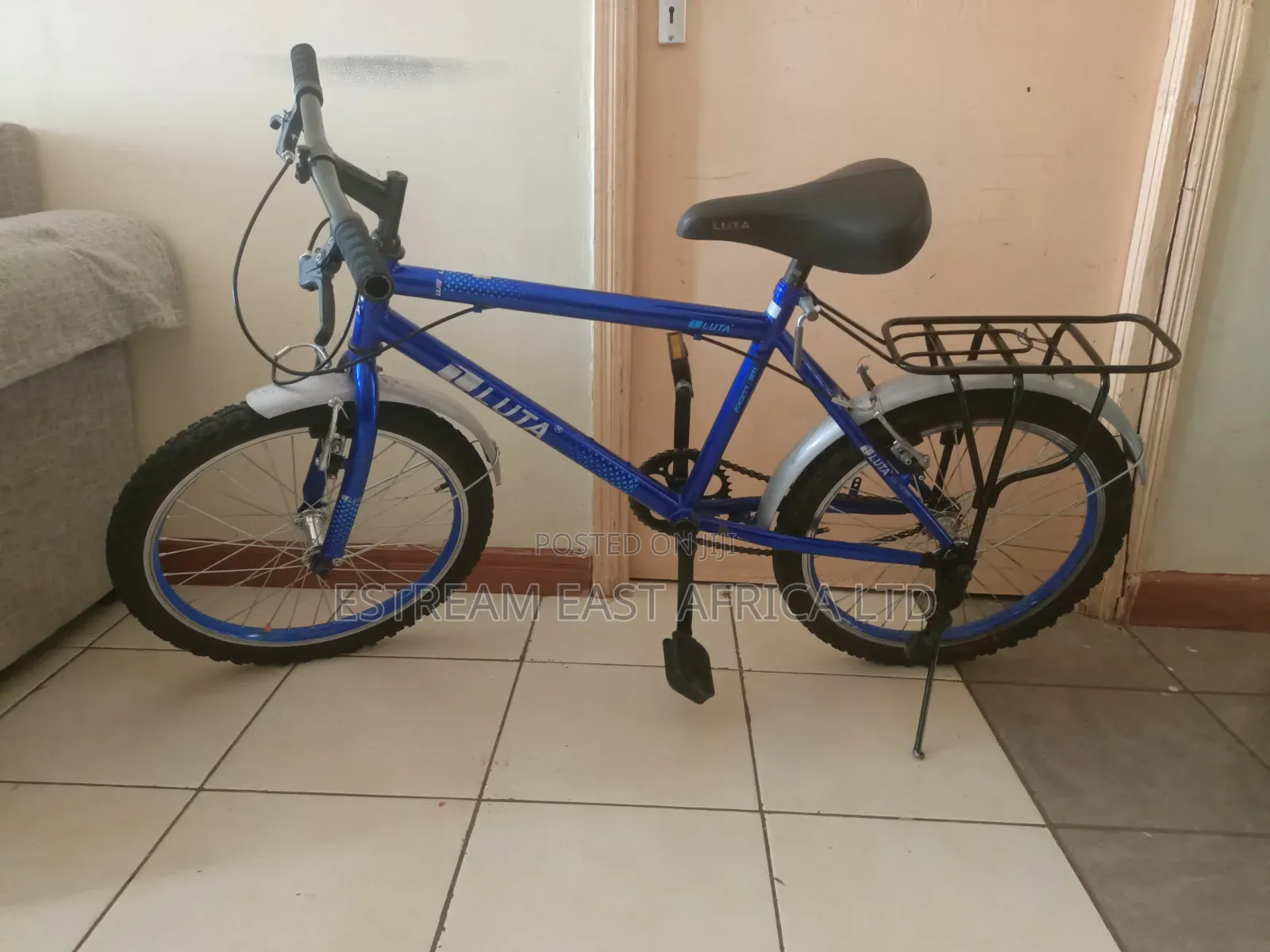 Luta Bicycle, Size 20 Kids Bike. Ideal for Ages 5 to 9 Years.
