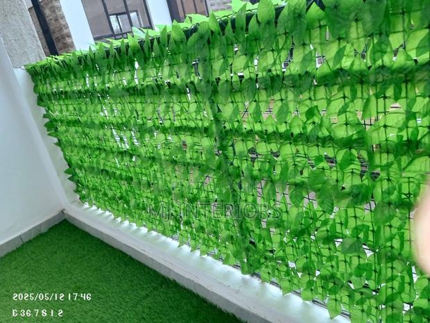 Light Dark Green Mixed Hedge Roll (1m × 3m)