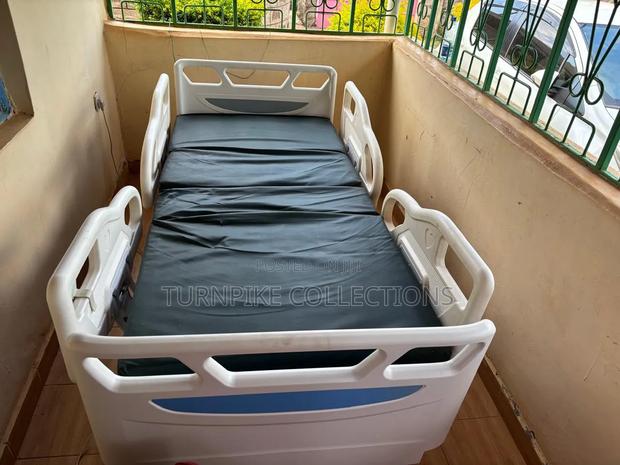 5 Function Hospital Bed - thumbnail 2