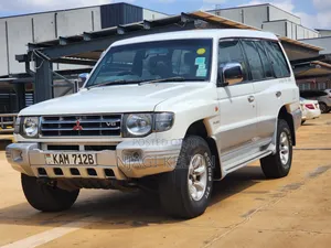 Mitsubishi Pajero 1999 White