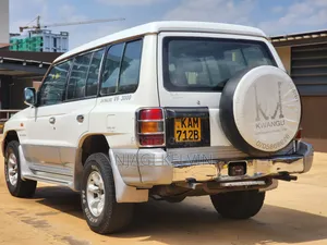 Mitsubishi Pajero 1999 White