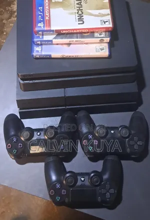 Sony Ps4 Slim and Standard