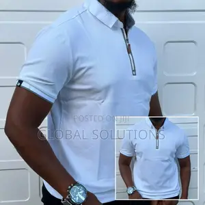 Short-Sleeve Polo Shirt With a Half-Zip Placket and Grey Trim