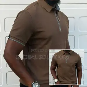 Short-Sleeve Polo Shirt With a Half-Zip Placket and Grey Trim