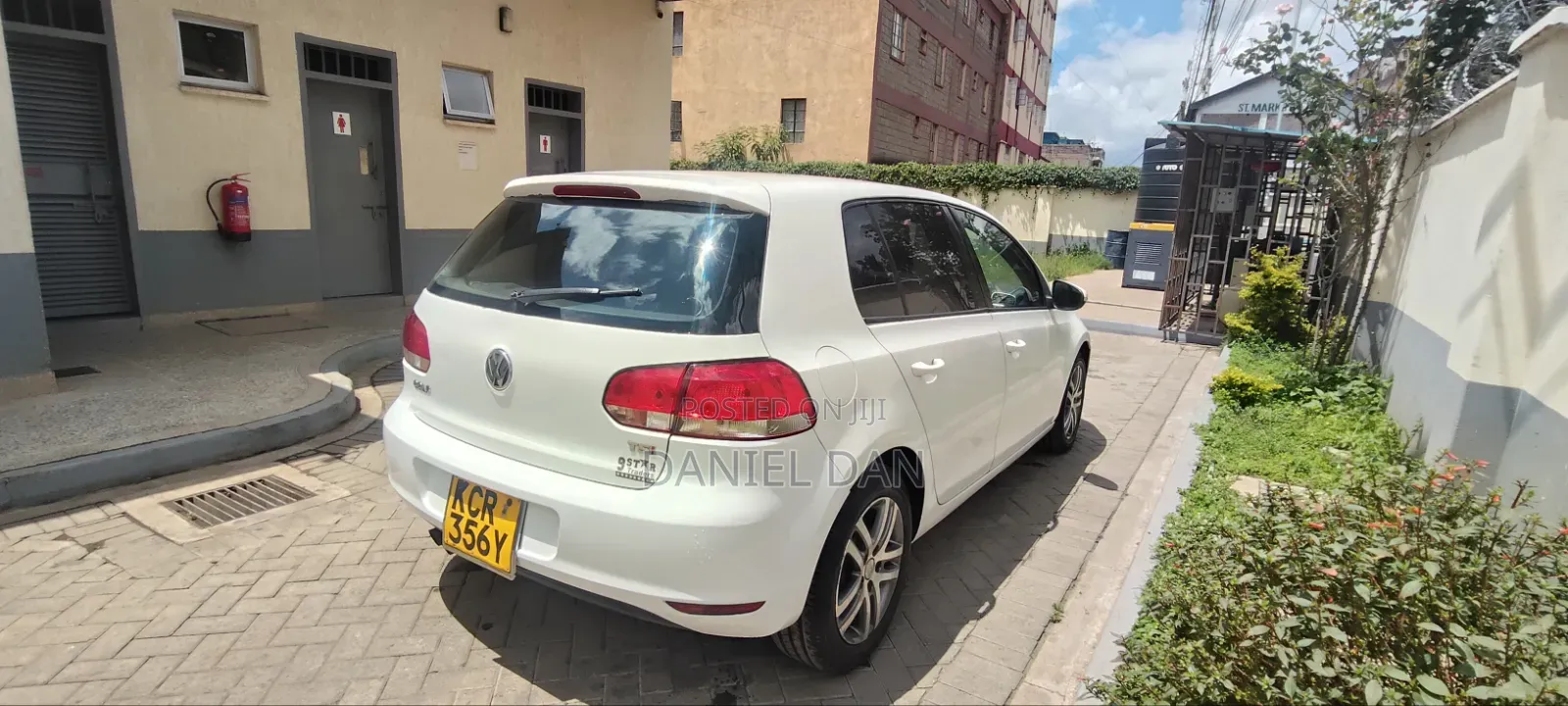 Volkswagen Golf 2011 White