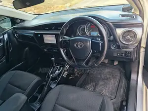 Toyota Auris 2016 Silver