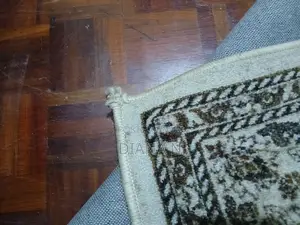 Elegant Persian-Style Carpet/Rug for Sale (162 Cm X 223 Cm)