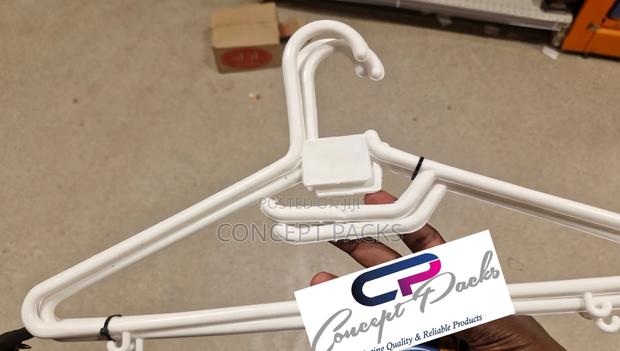 60pcs White Plastic Hangers